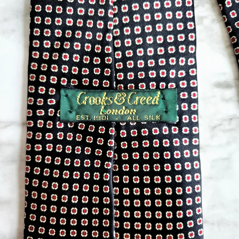 Crooks & Creed 100% Silk Necktie, Black Red & White